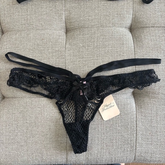 NWT Agent Provocateur Sandra Set Black Bra 36DD‎ and Panties Size 4 (8-10 L) - Picture 9 of 12